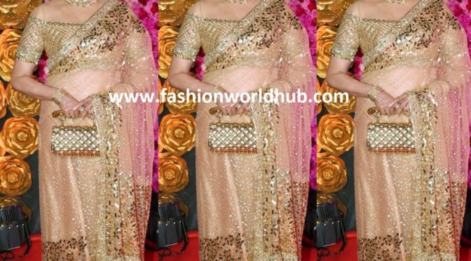 Hema Malini in a gold saree at Lux Golden Rose Awards!