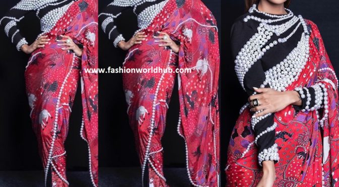 Shilpa Shetty in Pink and black Printed saree!