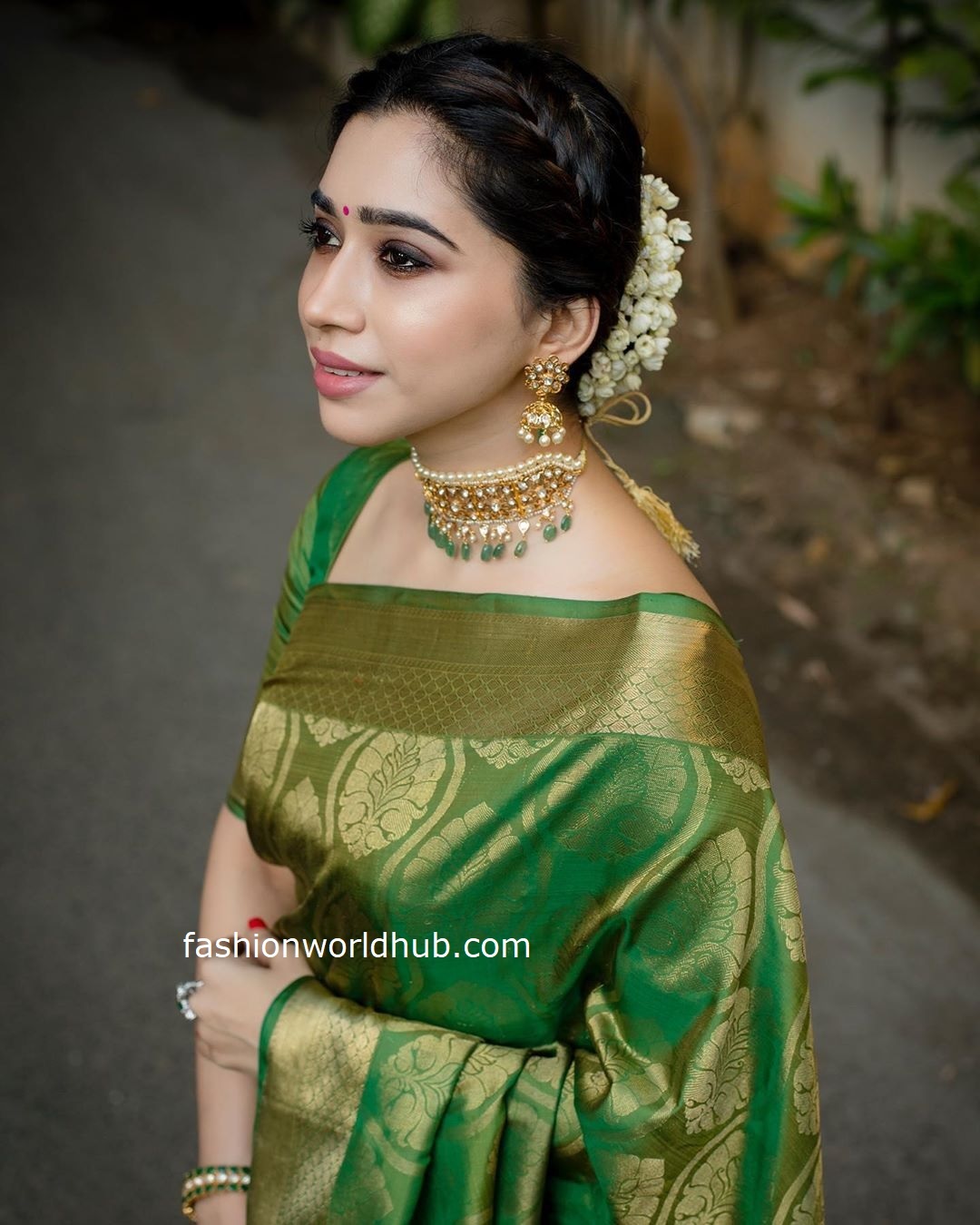 Aarti Ravi in a green Kanjeevaram saree! | Fashionworldhub