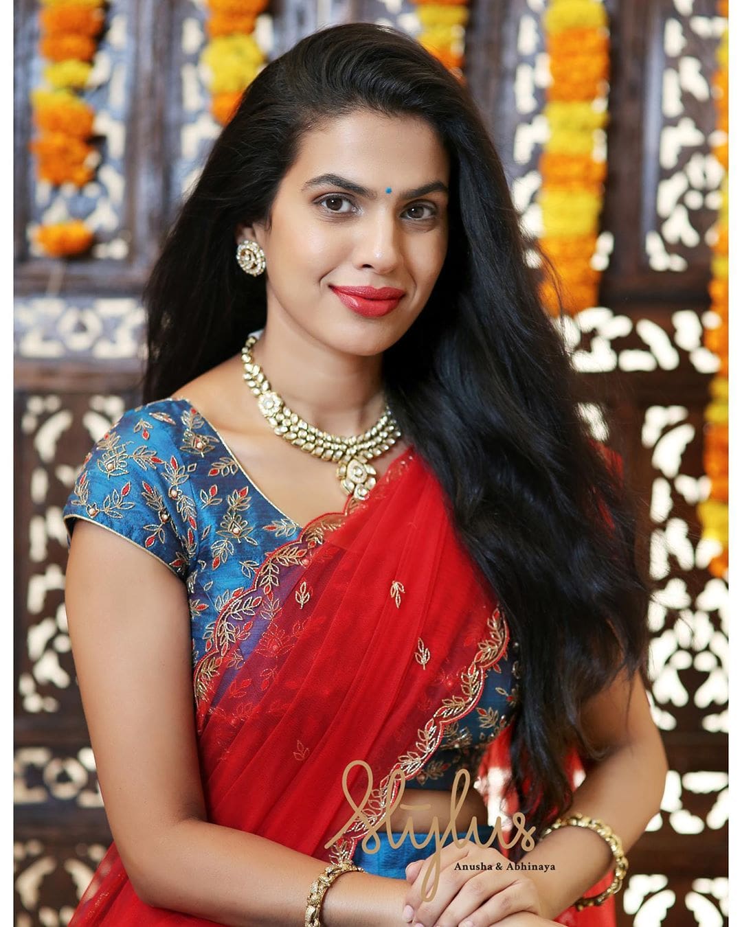 Singer Sravana bhargavi looks stunning in half saree ! | Fashionworldhub