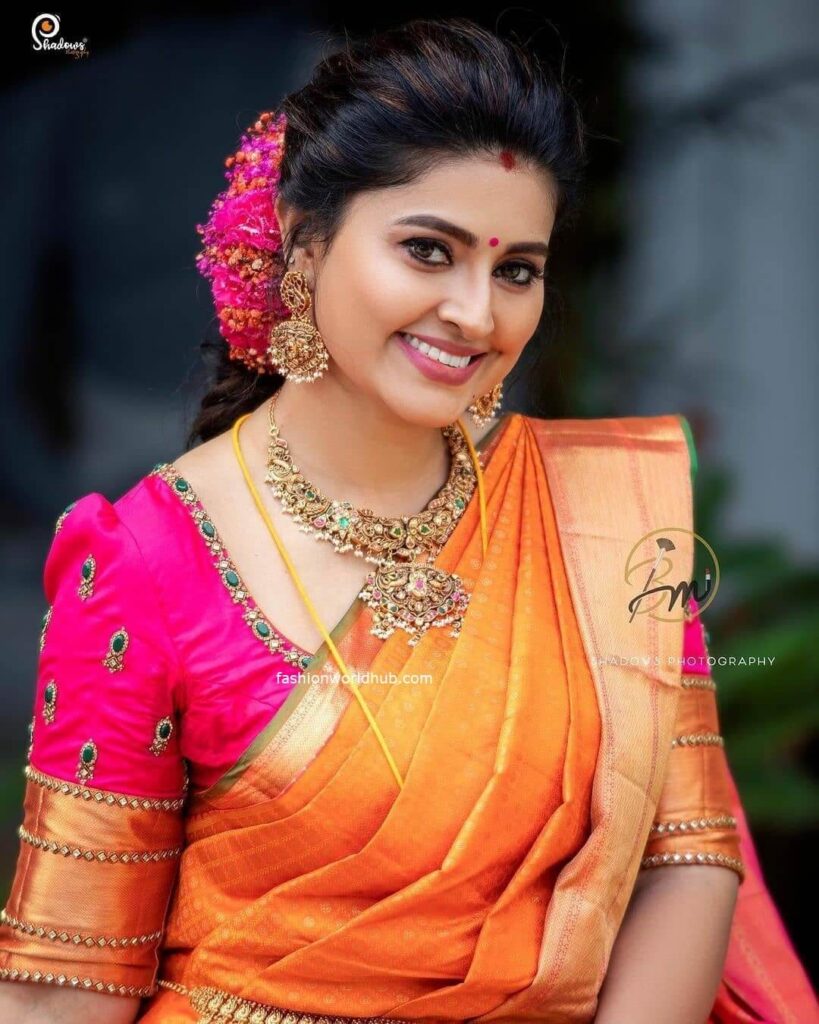 Actress Sneha Prasanna Stuns In Traditional Silk Saree Fashionworldhub