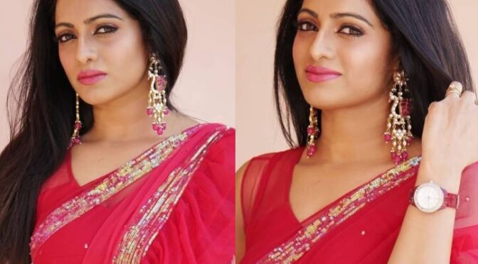 Udaya bhanu stuns in pink ruffle saree!