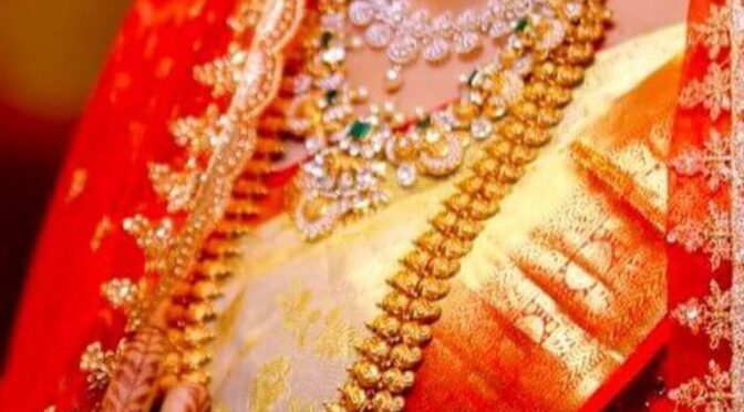 Bride in Mango Necklace haram by Gajendra Jewellers!