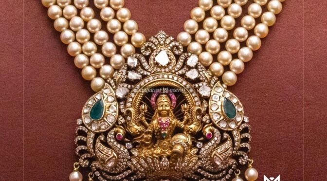 Five layered pearl haram with Victorian diamond pendant!