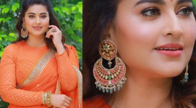 Sneha prasanna in Chandbali Jadau ear rings by JSC Jewel creation!