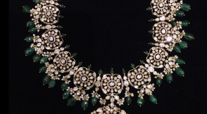 Polki diamond and emerald necklace