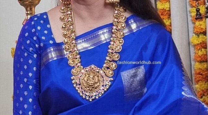 Singer sunitha in traditional gold jewellery by Vibha Jewellers!