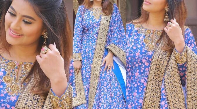 Sneha Prasanna looks beautiful in a blue salwar suit!