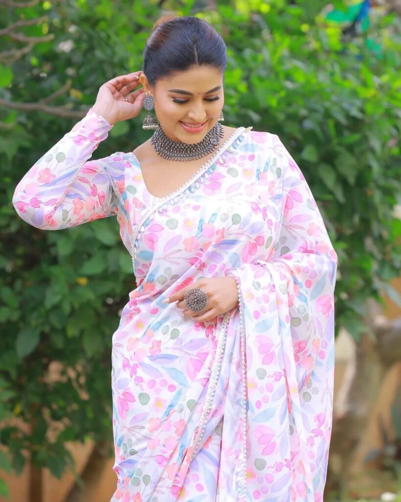 Sneha prasanna looks pretty in a floral print saree! | Fashionworldhub