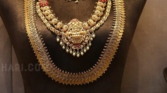 Heavy Nakshi gold jewellery by Ashoka jewellers!