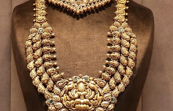 Heavy Nakshi necklace and Long haram!