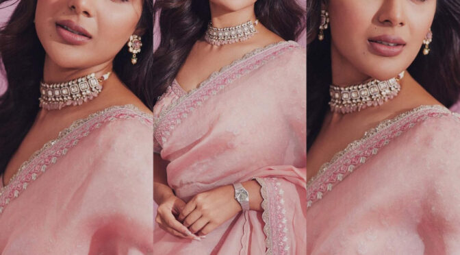 Samyuktha menon looks pretty in a pink organza saree!