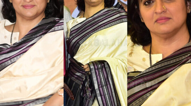 Pavithra Lokesh in a cream silk saree at Malli pelli pre release event!