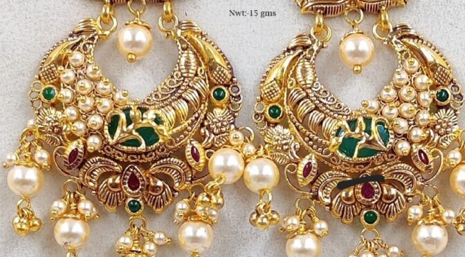Gold chandbali ear rings