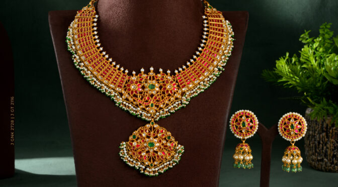 Antique kundan necklace set by krishna jewellers
