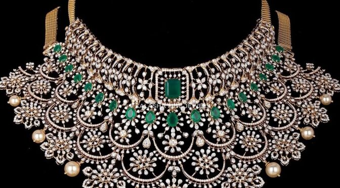 Diamond emerald necklace